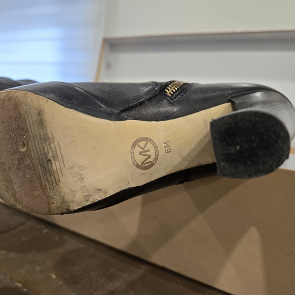 Michael Kors Women's Black 1" platform Lesly boots 6M - Picture 12 of 16